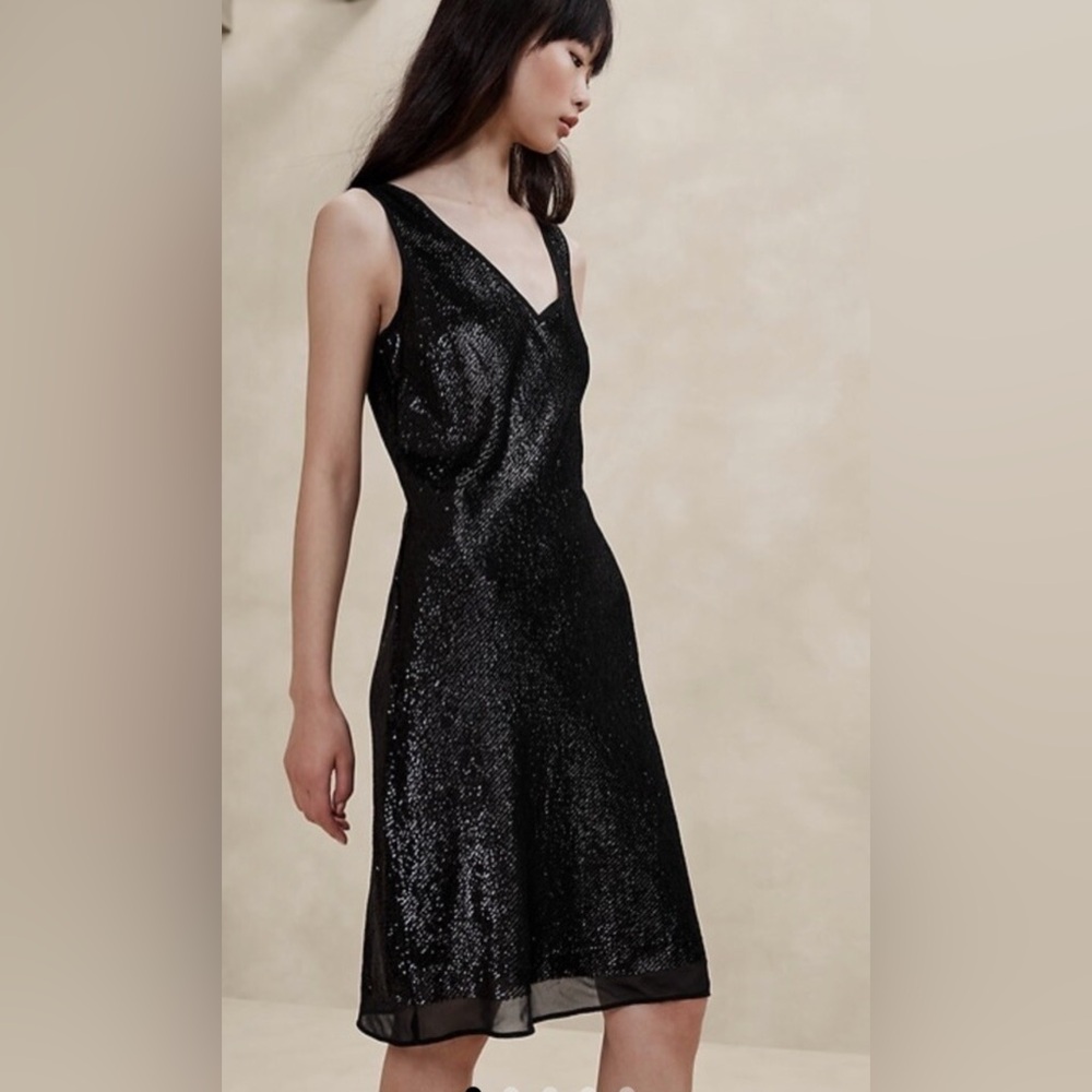 Elegant Black Silk Sequined Midi Dress
